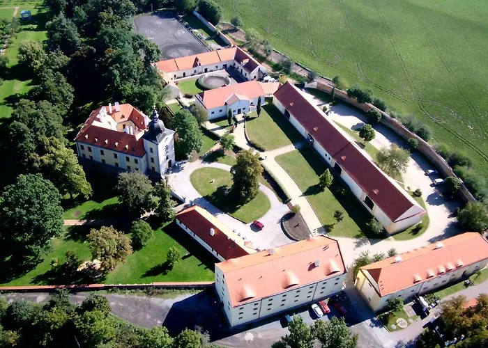 Pytloun Zámecký Hotel Ctěnice
