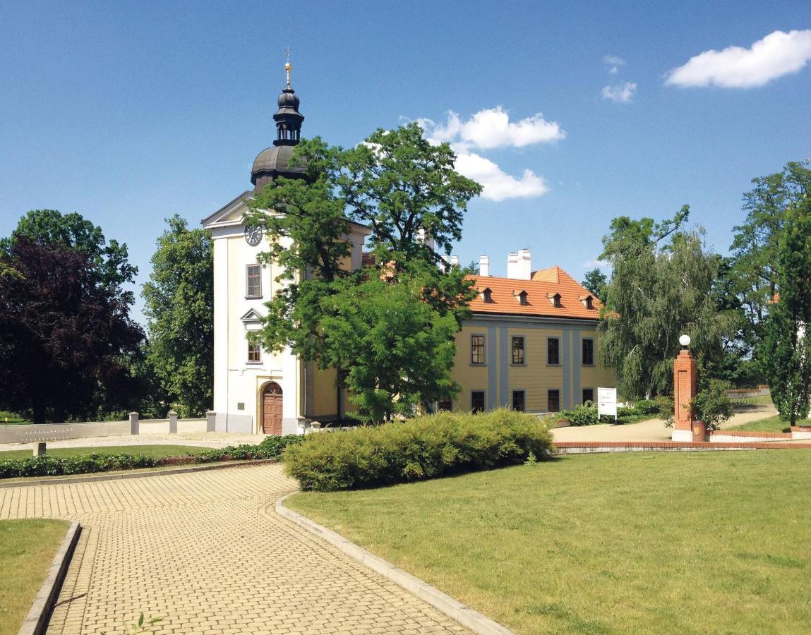 Pytloun Zámecký Hotel Ctěnice