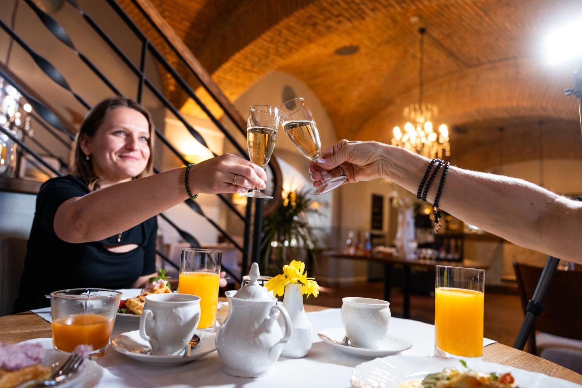 Pytloun Zámecký Hotel Ctěnice